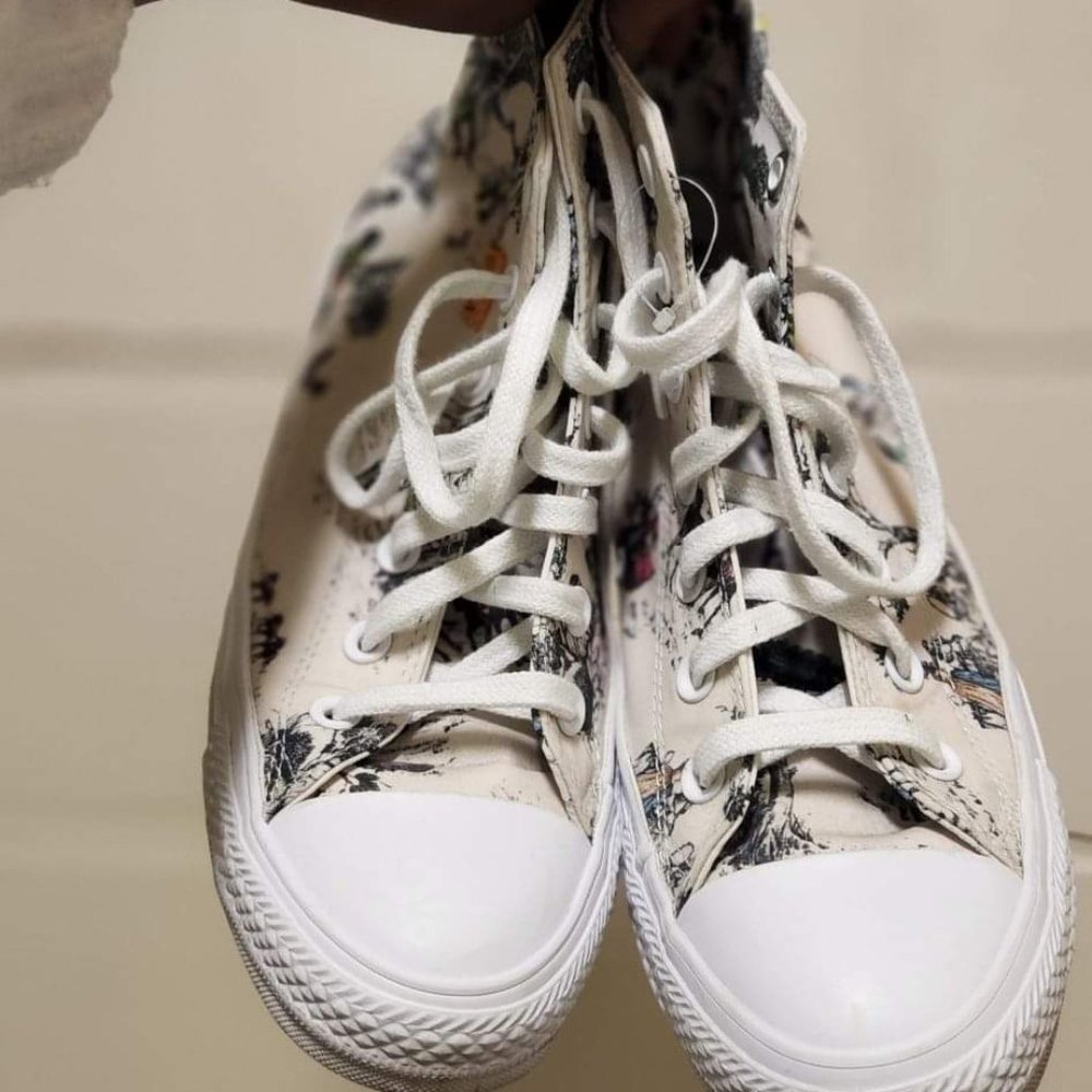 Converse - Picture 2 of 5